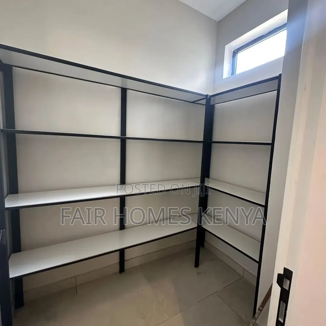 5bdrm Townhouse / Terrace in Manyani East, Muthangari for rent