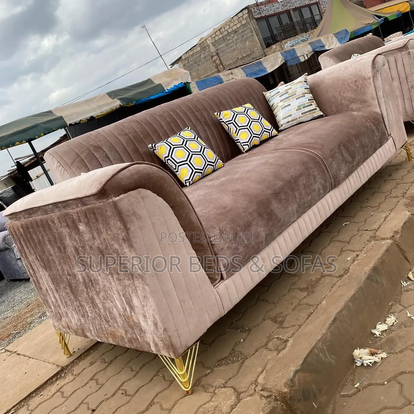 3 Seater Sofa With Pillows
