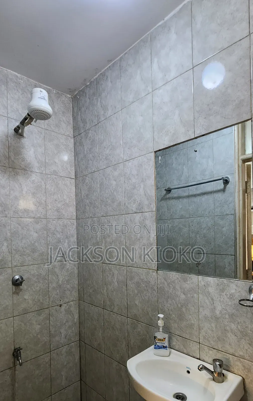 Cozy 1 Bedroom Airbnb in Roysambu