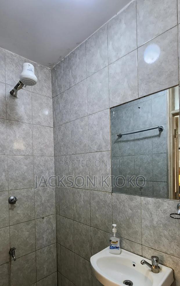Cozy 1 Bedroom Airbnb in Roysambu - thumbnail 8