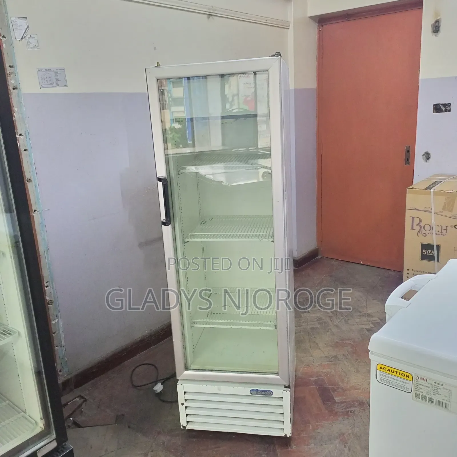 White Display Fridge (300)