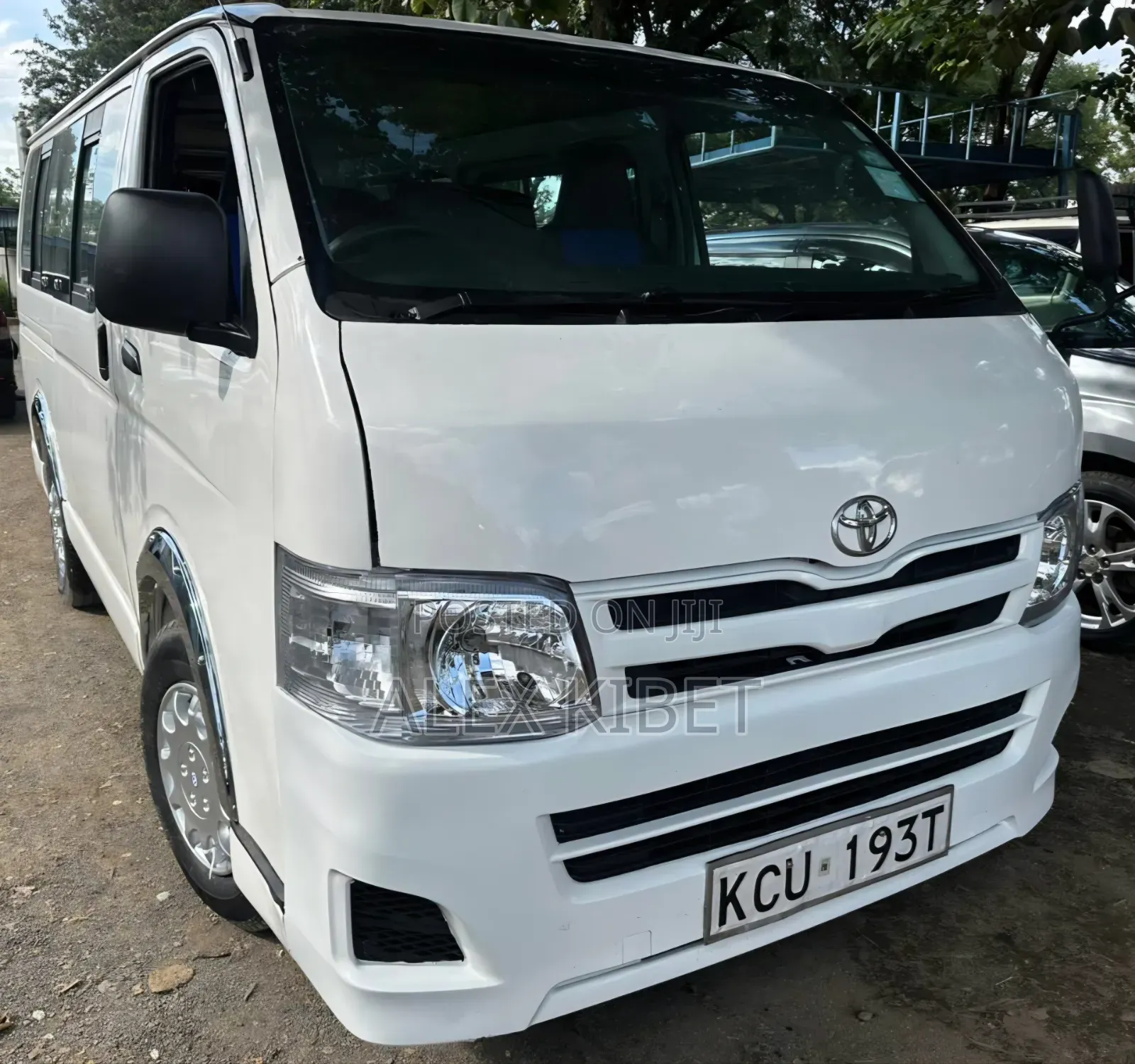 Toyota HiAce 2012 White