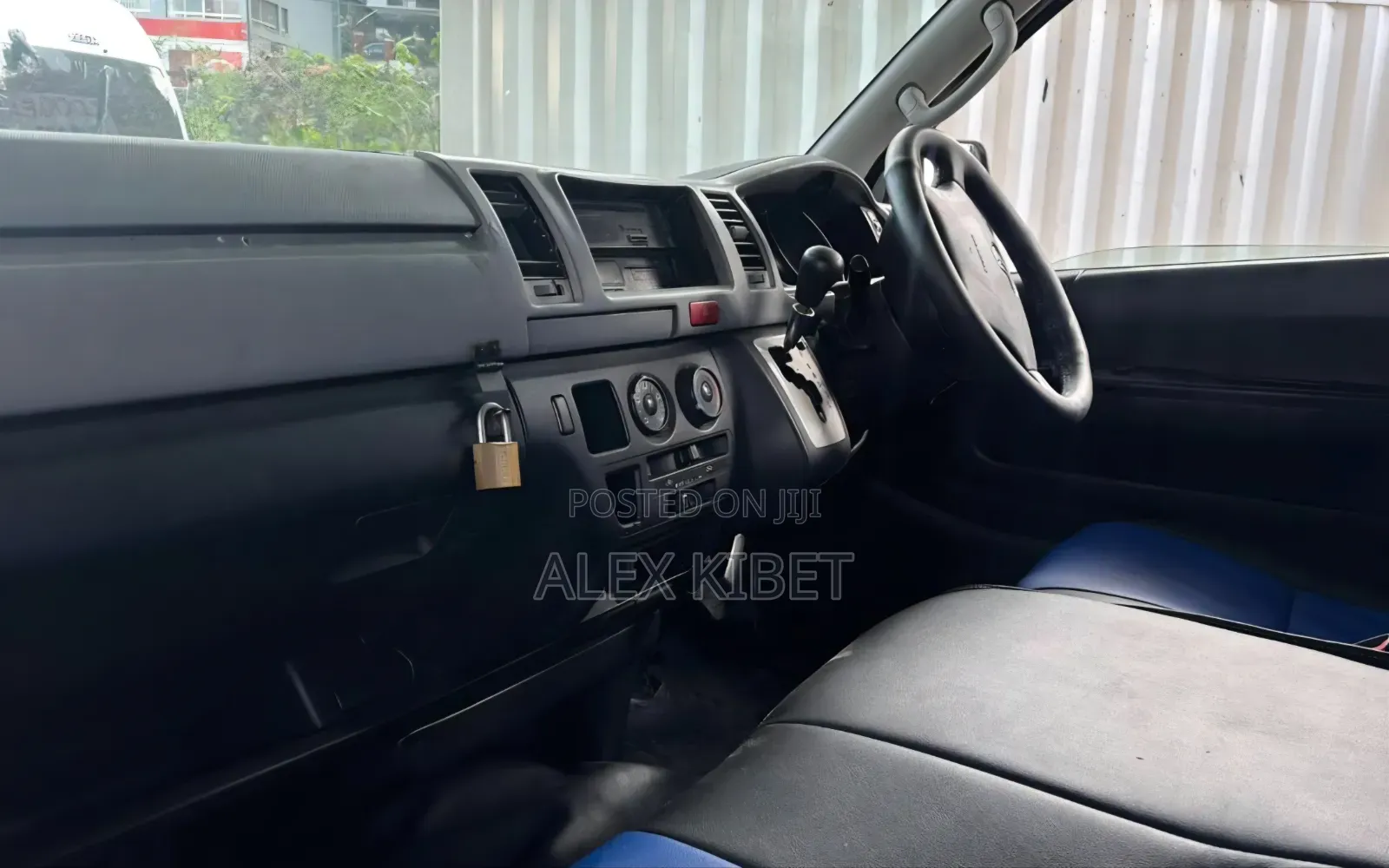Toyota HiAce 2012 White