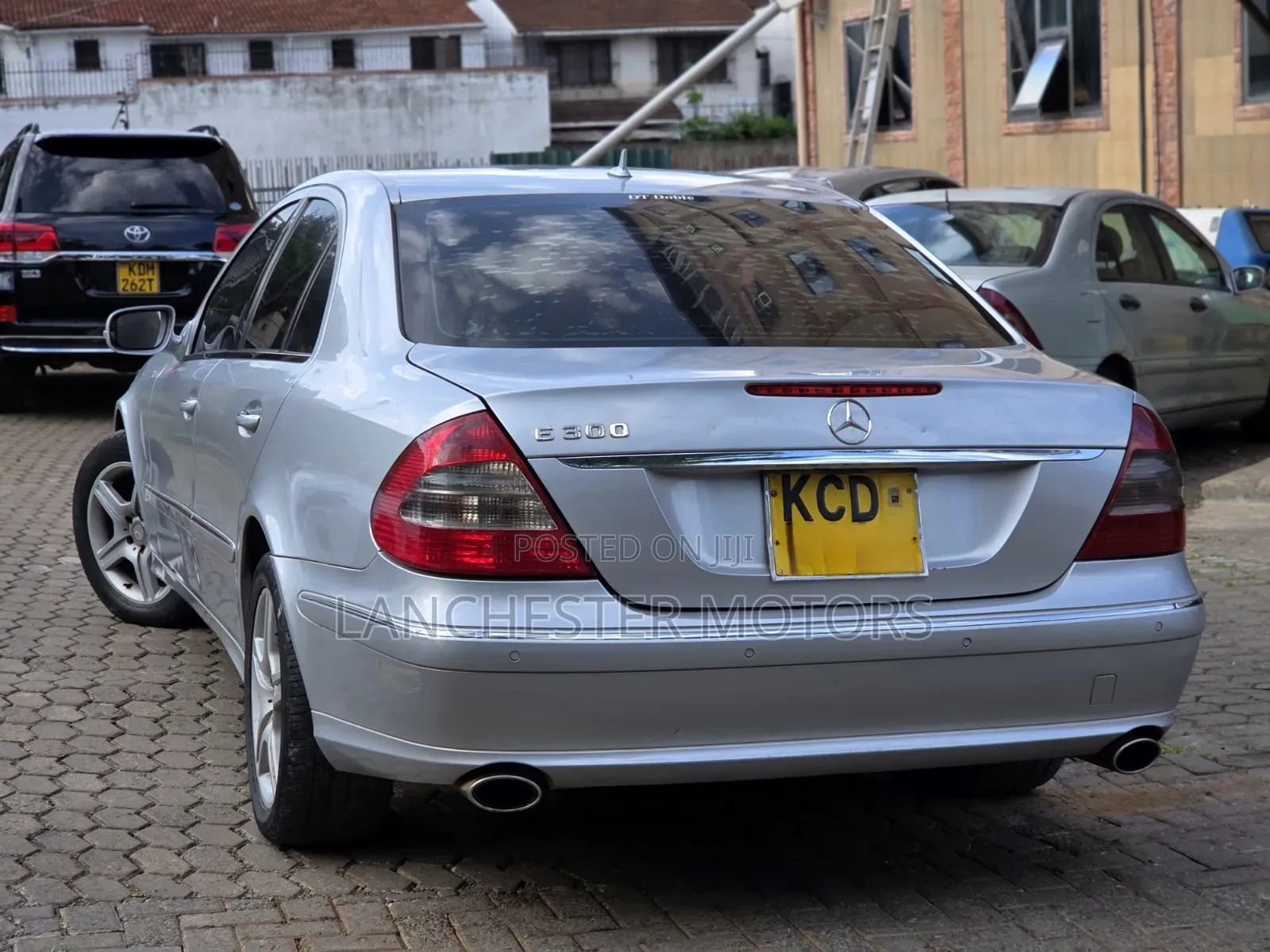 Mercedes-Benz E300 2008 Silver