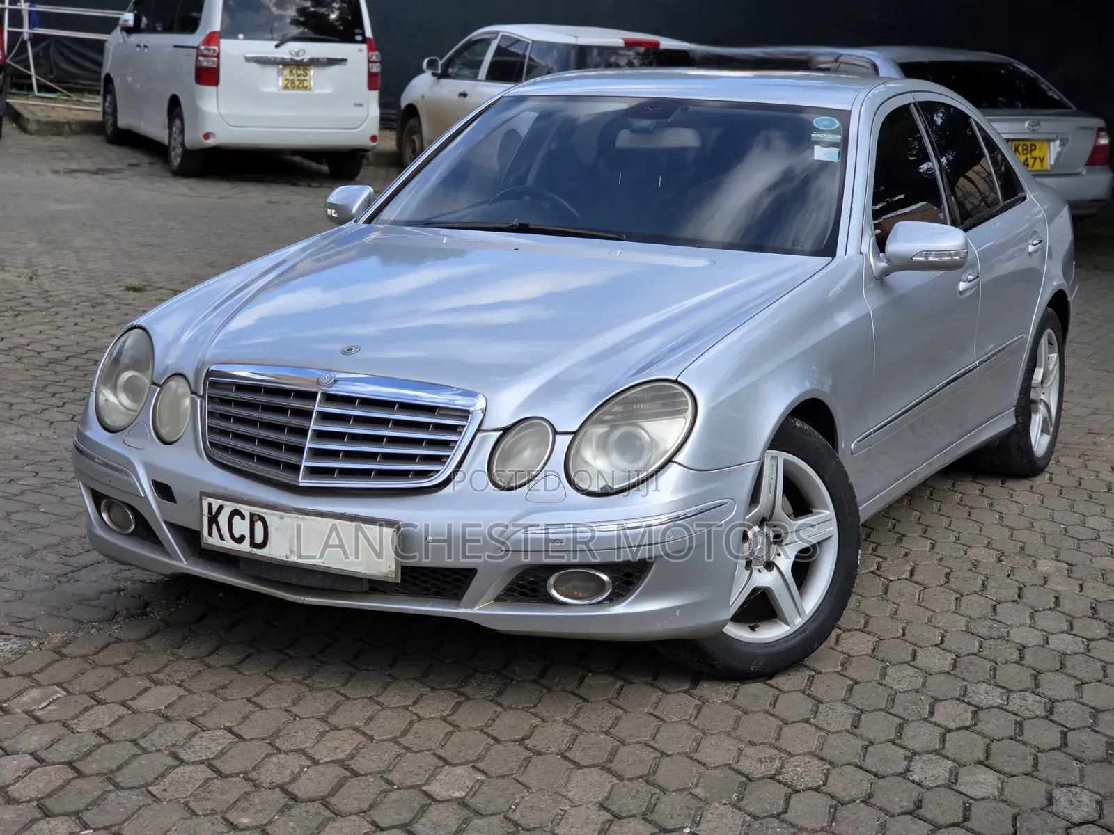Mercedes-Benz E300 2008 Silver