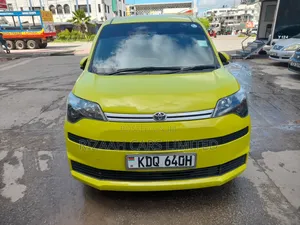 Toyota Spade 1.5 2017 Yellow