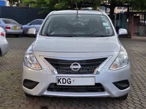 Nissan Latio 1.2 2015 Silver