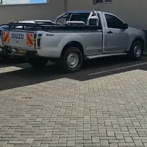 Isuzu D-MAX 2015 Silver