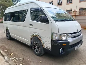 Toyota HiAce 2013 White