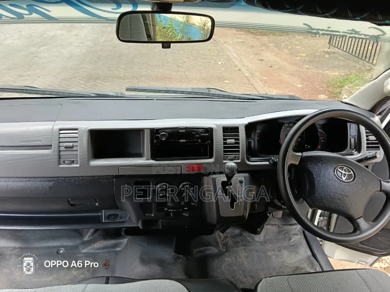 Toyota HiAce 2013 White