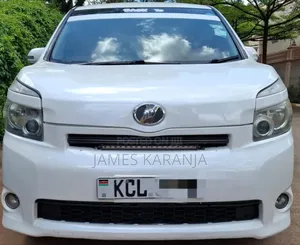 Toyota Voxy 2010 White
