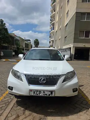 Toyota Lexcen 2010 White