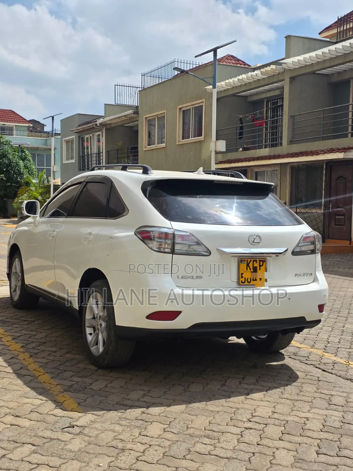 Toyota Lexcen 2010 White