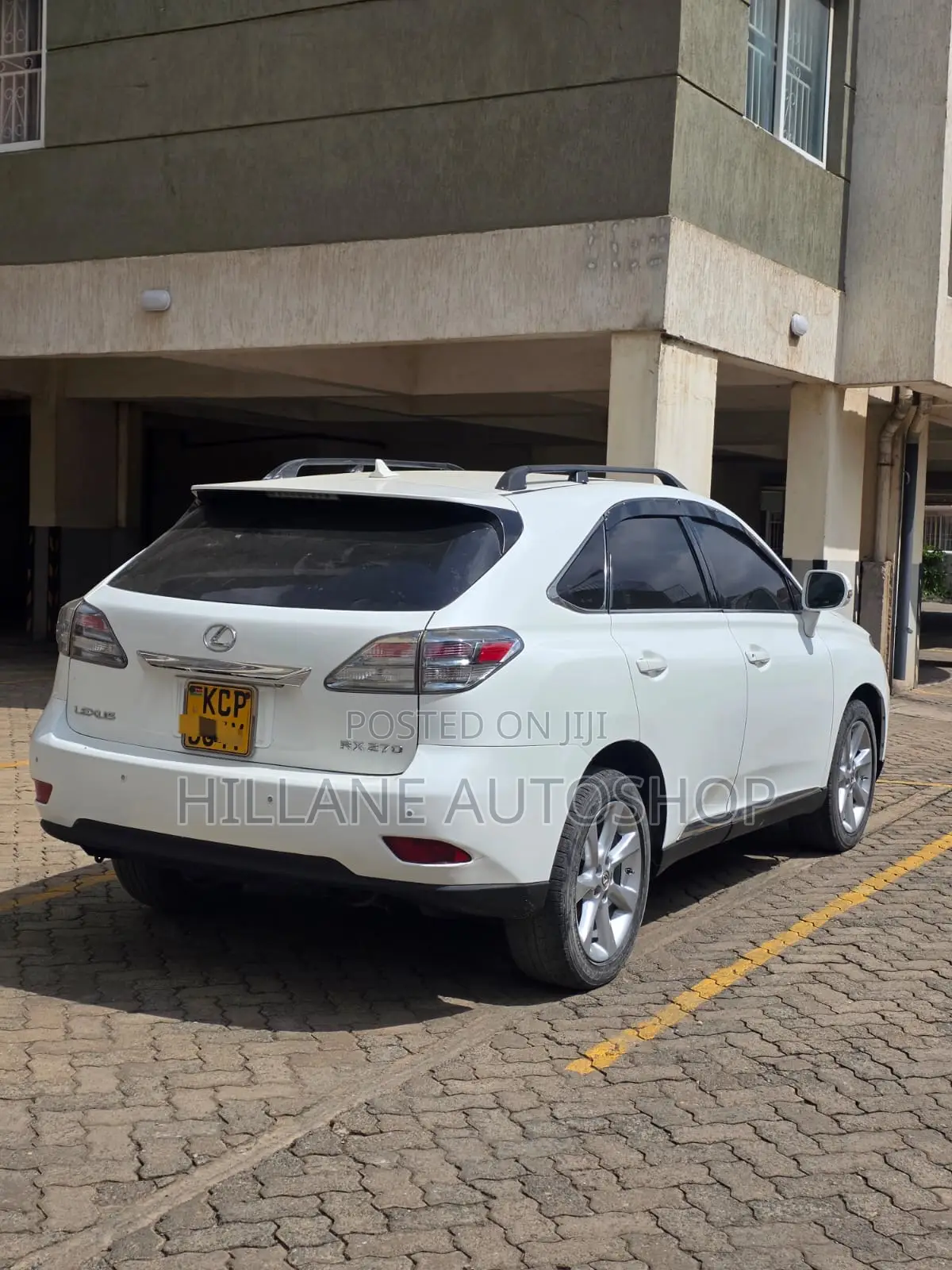 Toyota Lexcen 2010 White