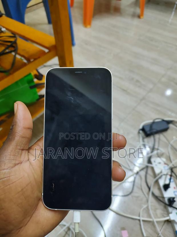 Apple iPhone 11 64 GB White - thumbnail 3