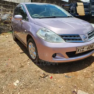Nissan Tiida 2010 Pink