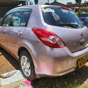 Nissan Tiida 2010 Pink