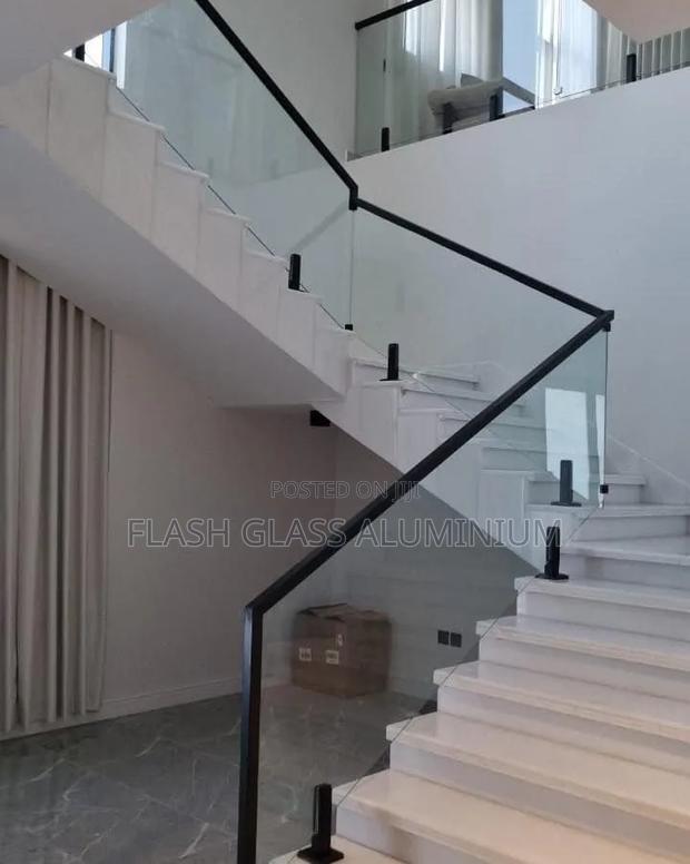 Staircase Glass Railing - thumbnail 3