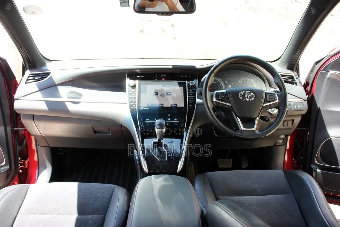 Toyota Harrier 2.0 4WD 2020 Red