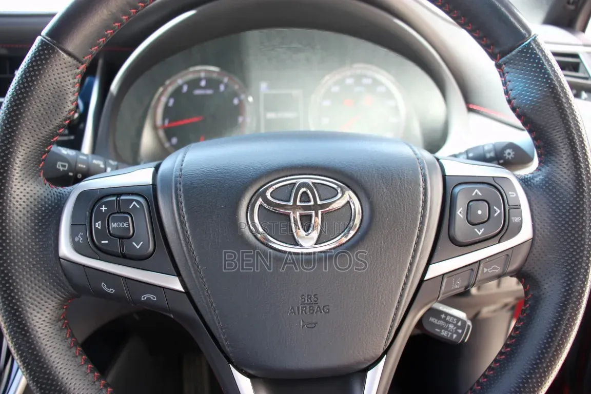 Toyota Harrier 2.0 4WD 2020 Red