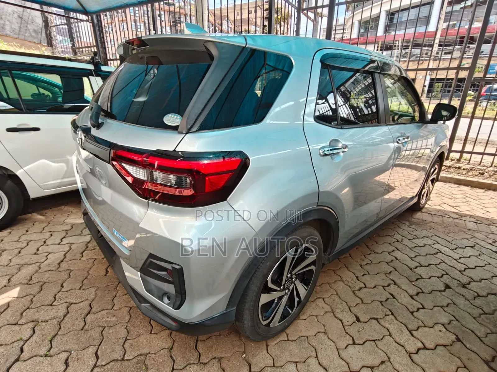Toyota Raize 1.0 FWD 2020 Silver