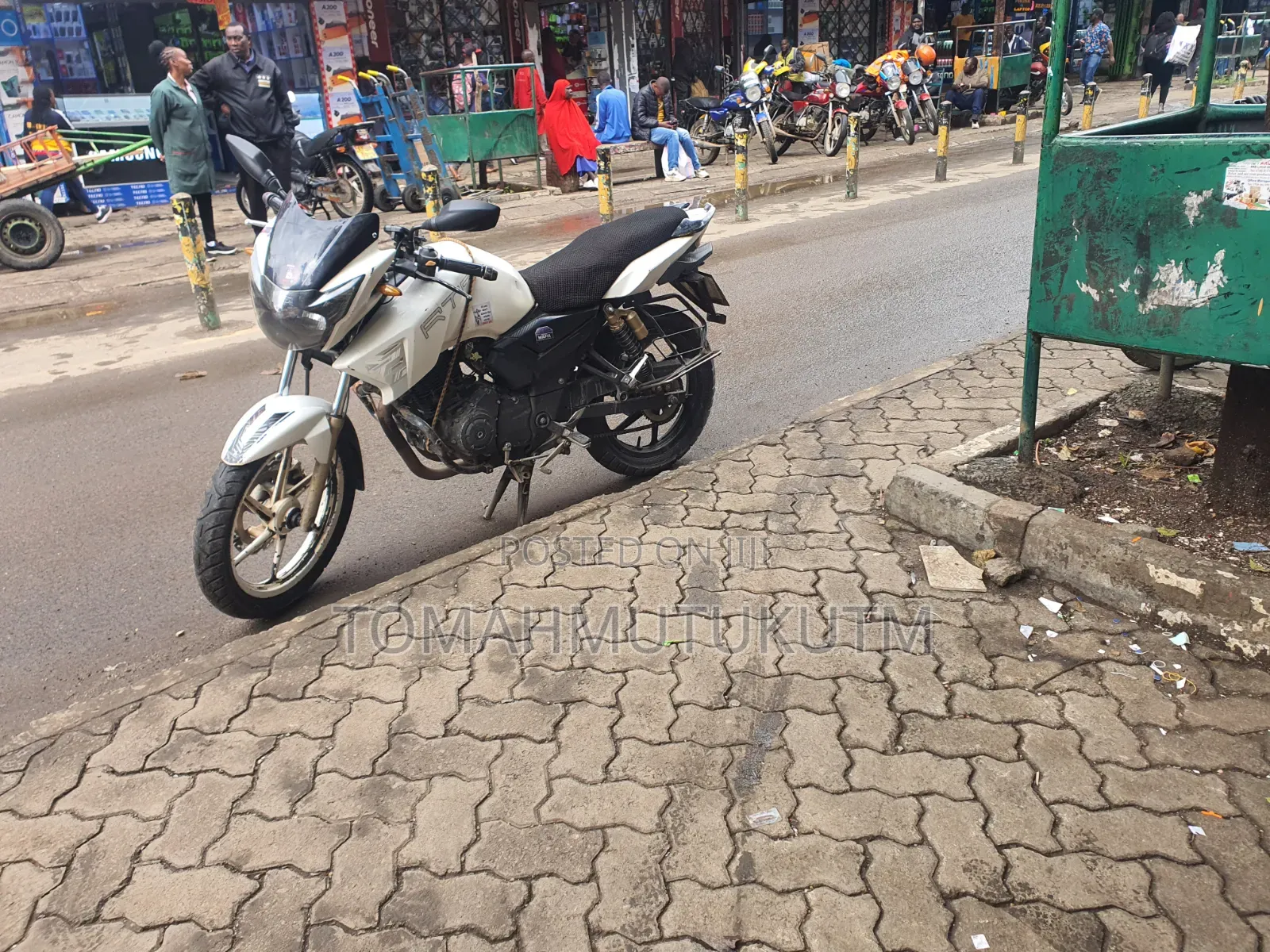 TVS Apache 180 RTR 2018 White
