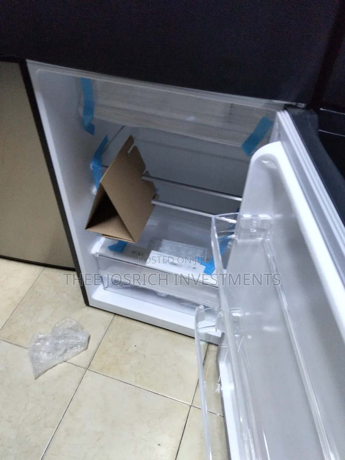 Von Refrigerator Double Door 255 Litres No Frost