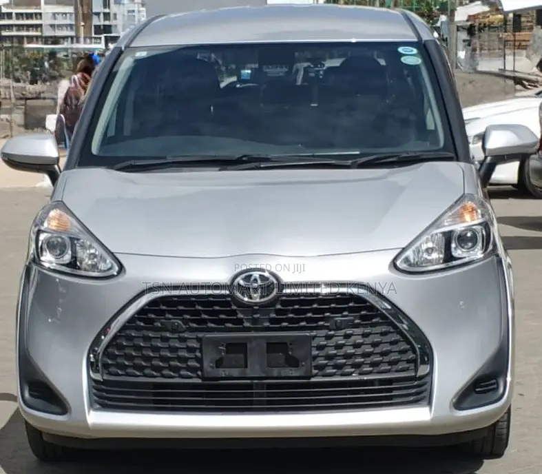 Toyota Sienta 1.5 FWD (6-seater) 2019 Silver