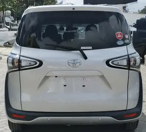 Toyota Sienta 1.5 FWD (6-seater) 2019 Silver