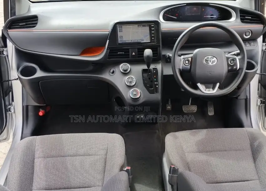 Toyota Sienta 1.5 FWD (6-seater) 2019 Silver