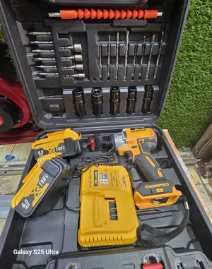 Dewalt Cordless Impact Wrench Set With Two 198v Lithium-Ion Batteries