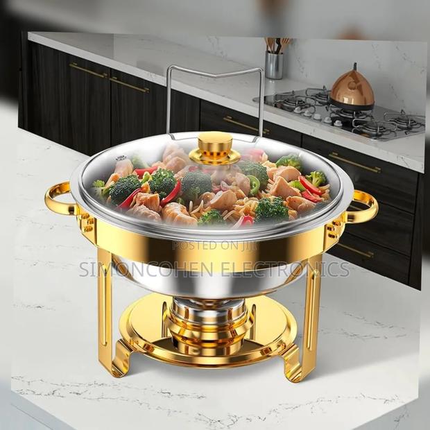 Elegant Round Stainless Steel Chafing Dish With Golden Accents