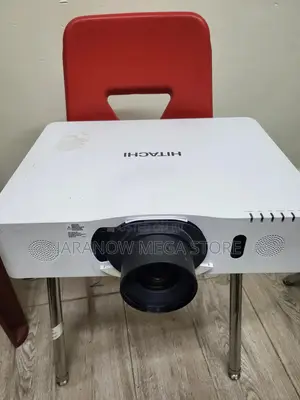 Hitachi Cp-Wx8240a 3lcd Projector