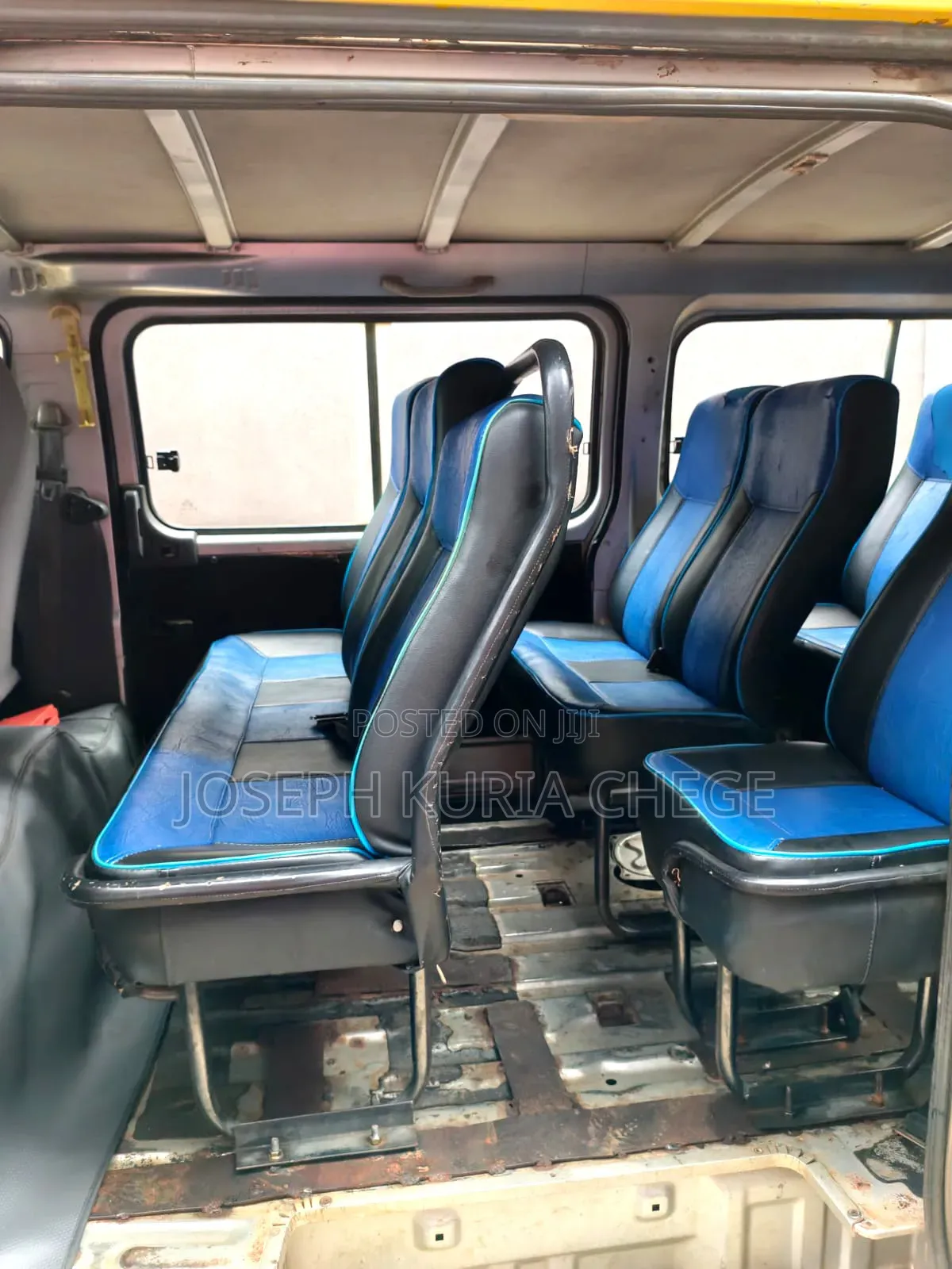 Nissan Caravan (Urvan) 2010 Yellow