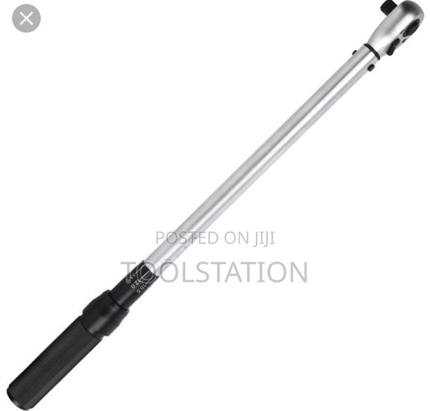 Torque Wrench 1/2 Inch Drive : 60-300nm +/- 3% Accuracy 72 T Ed60300