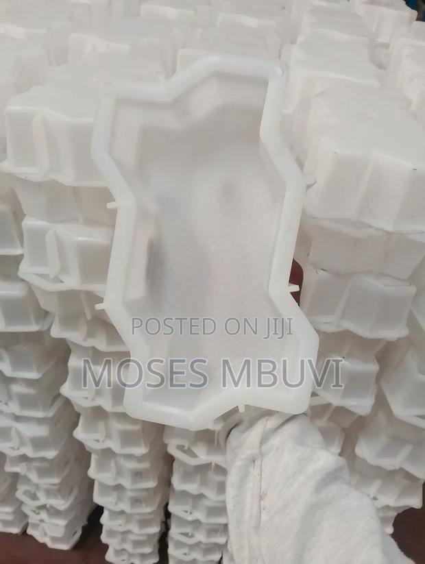 Cabro Moulds - thumbnail 2