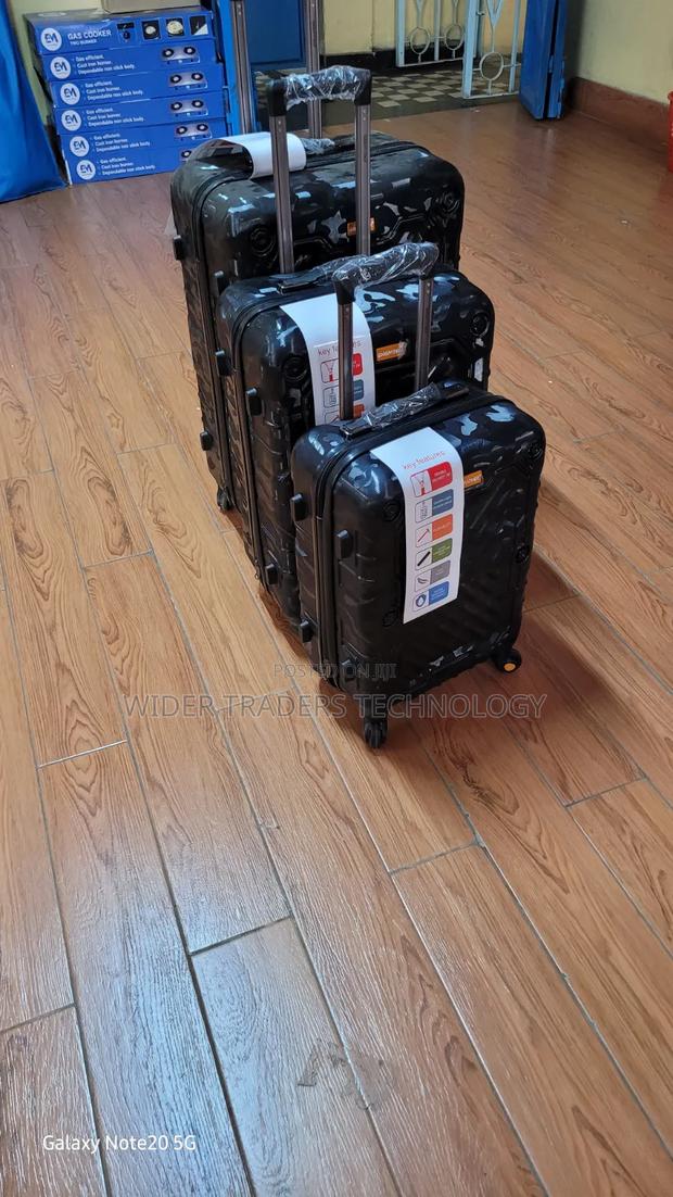 Luxurious 3 in 1 Unbreakable Suitcases Black - thumbnail 2