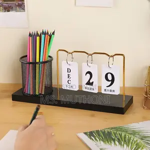 Luxe Desk Calendar Pen Holder