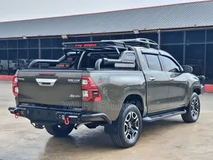 Toyota Hilux 2.8 Diesel 2020 Green