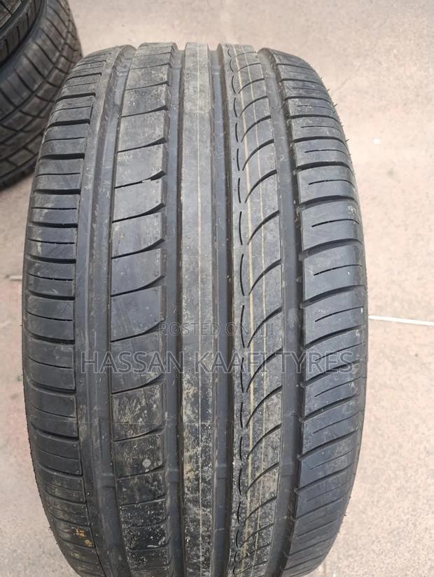 245/40r19 Fortune Tyre - thumbnail 2
