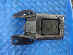 Toyota (Voxy, Noah, Harrier, Esquire) New Shape 4wd Gearbox Mounting