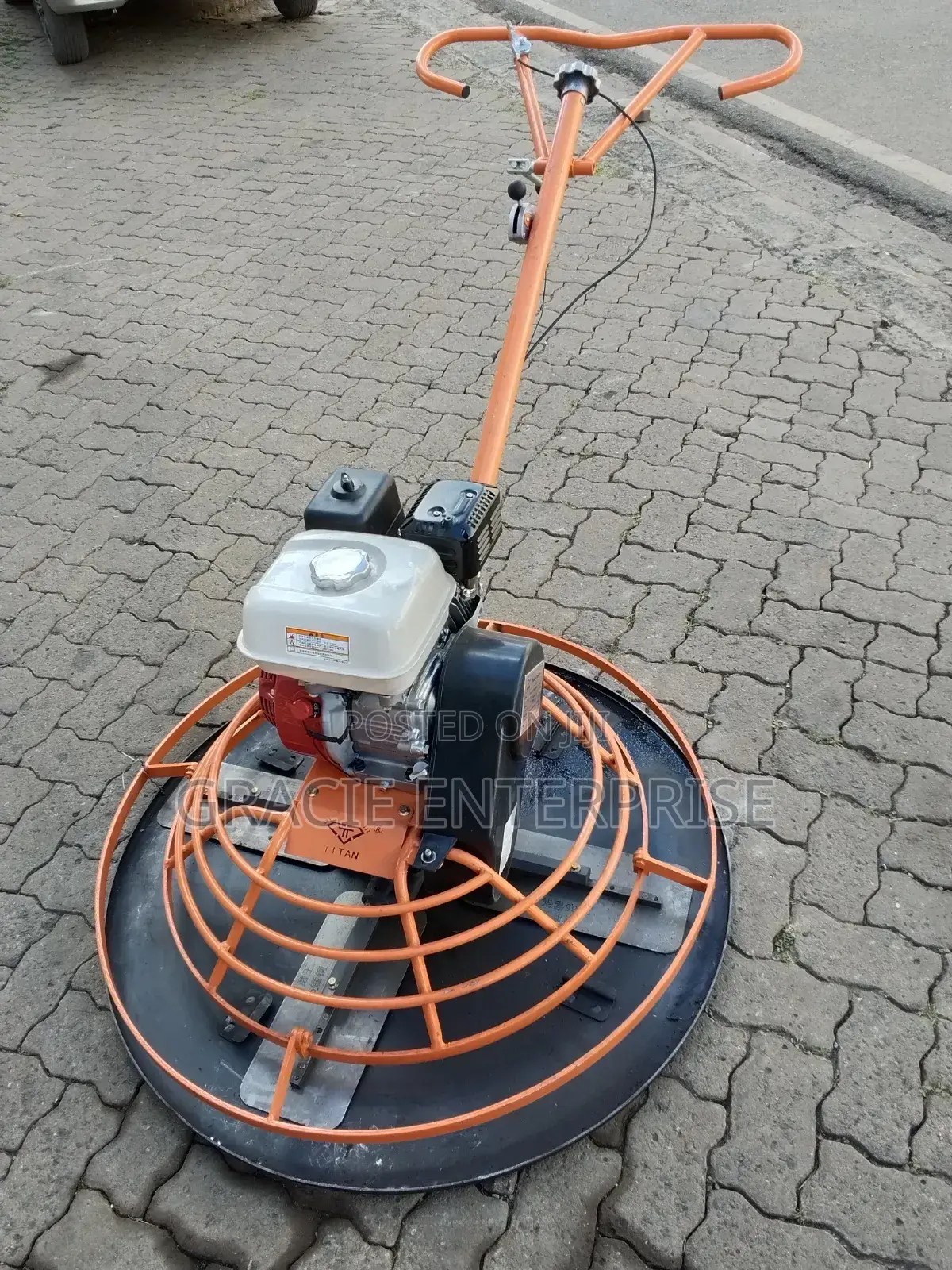 Titan Power Trowel / Power Float / Helicopter