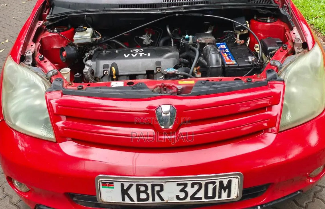 Toyota IST 2009 Red
