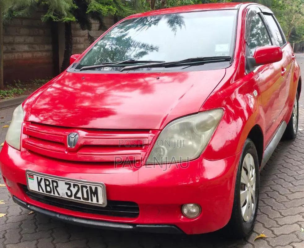 Toyota IST 2009 Red