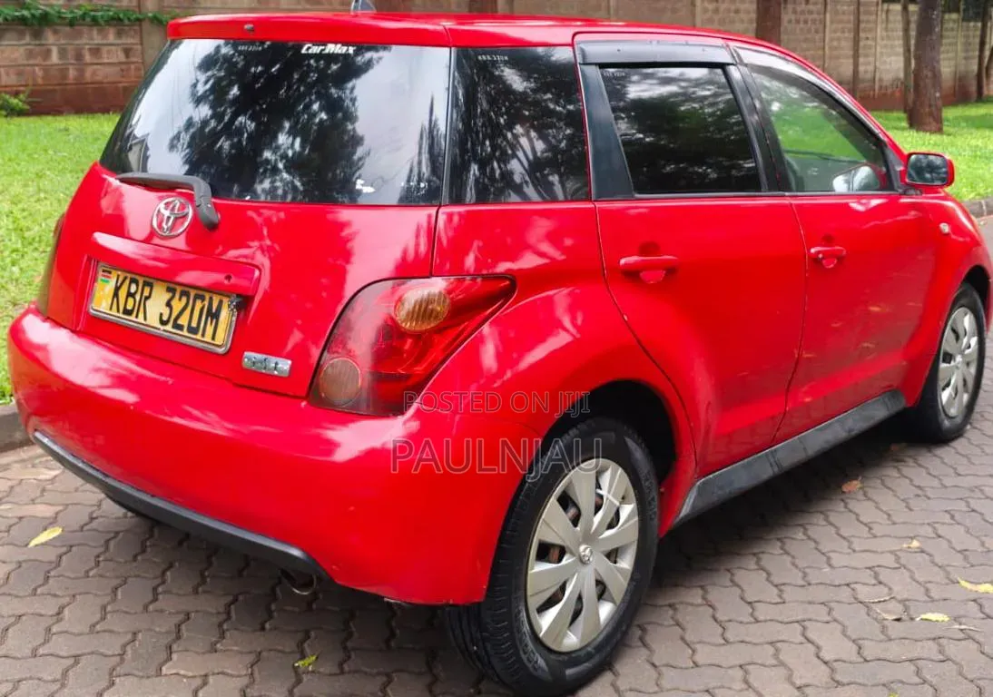 Toyota IST 2009 Red