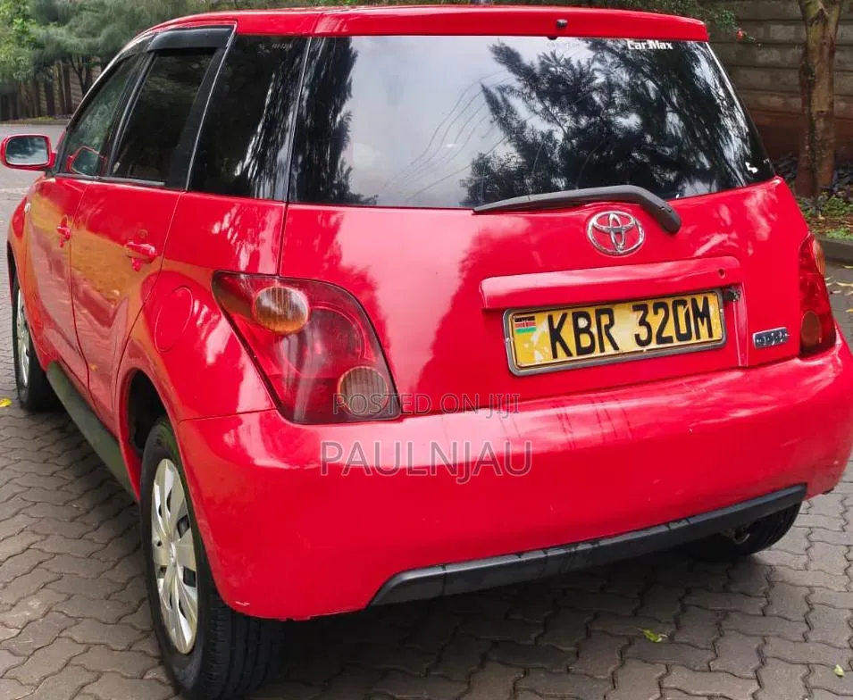 Toyota IST 2009 Red