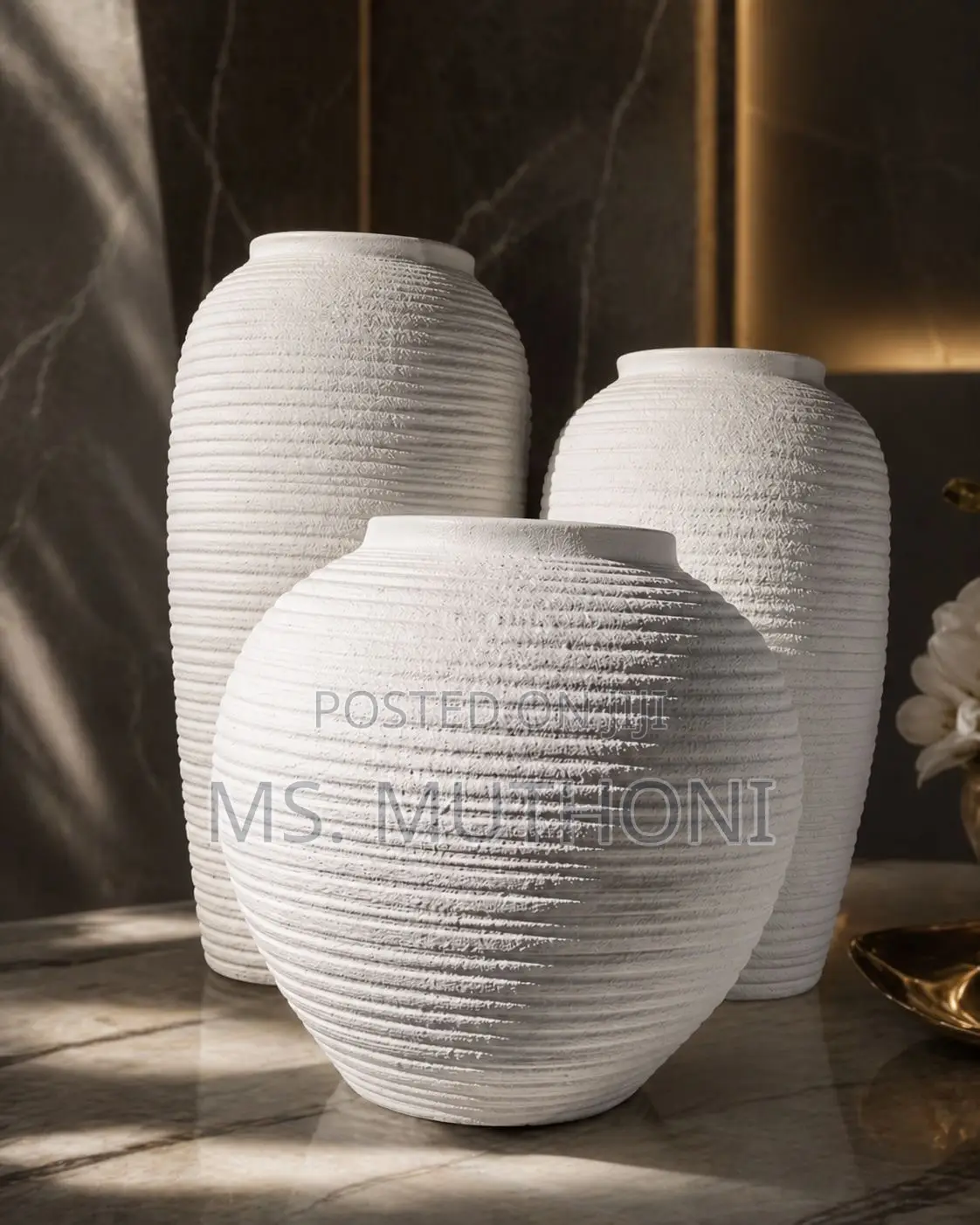 White Lille Textured Vase Set (3pcs)