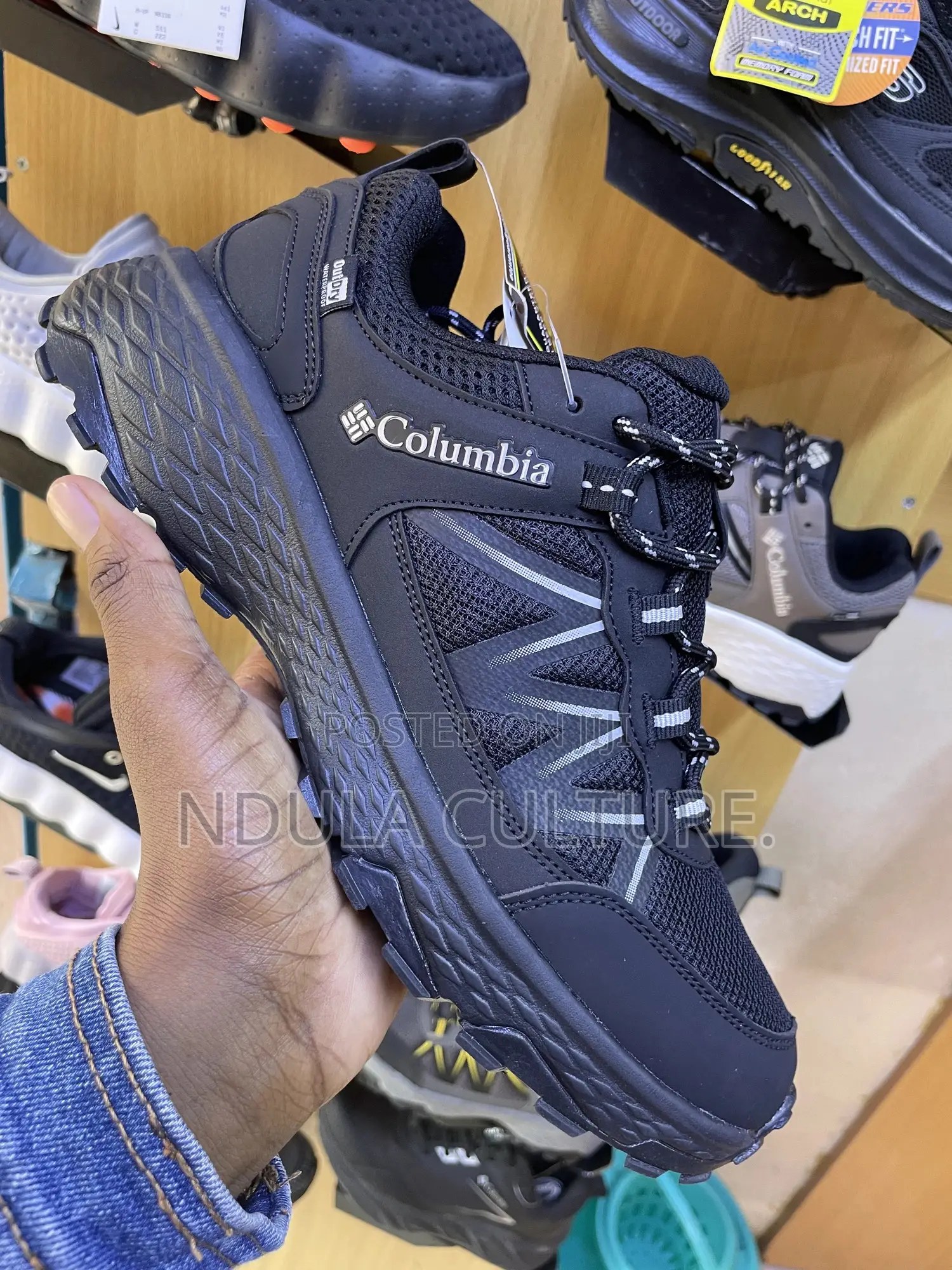 Columbia Men's Peakfreak Rush Outdry Hiking Shoes