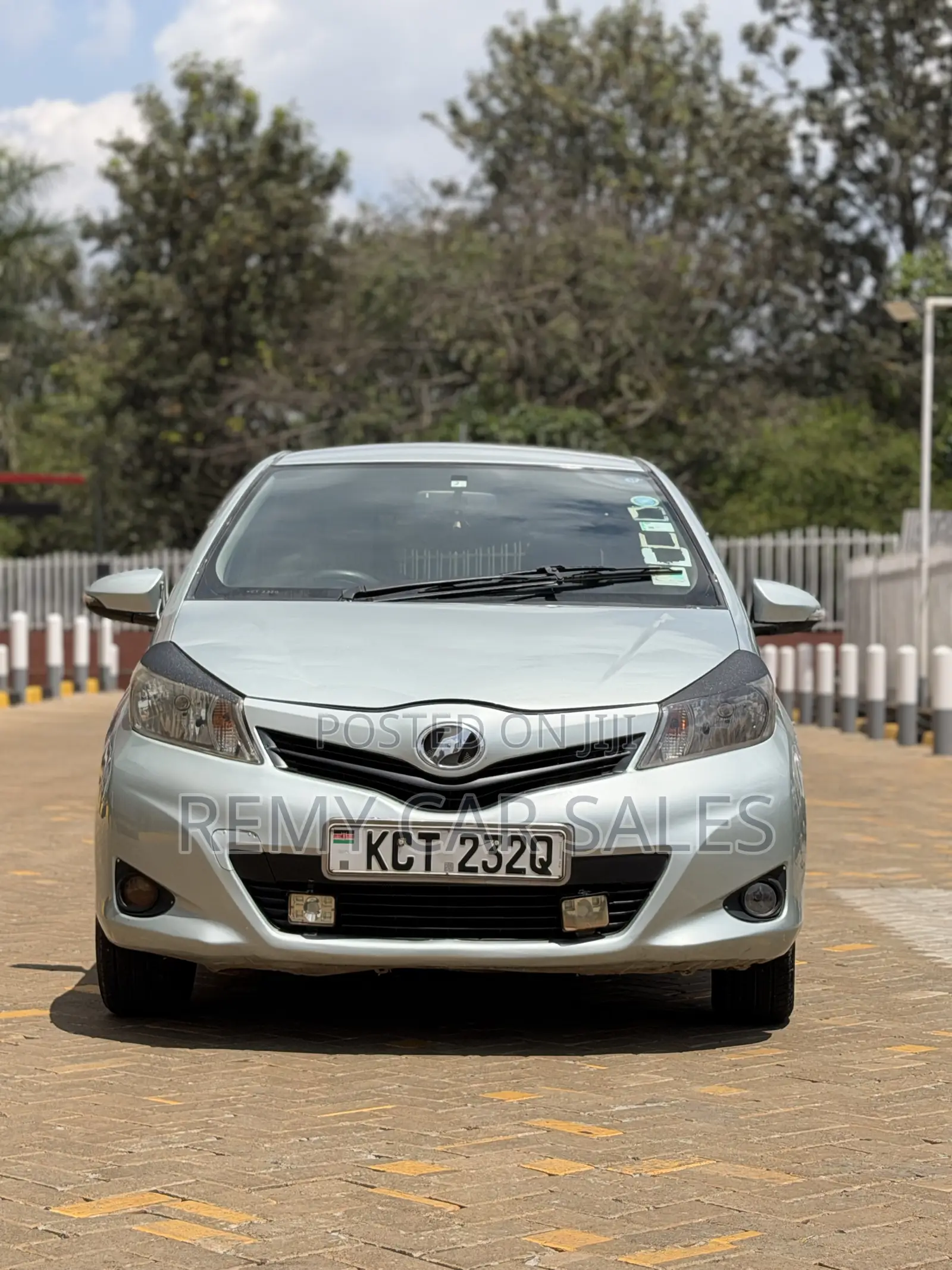 Toyota Vitz 2012 Green