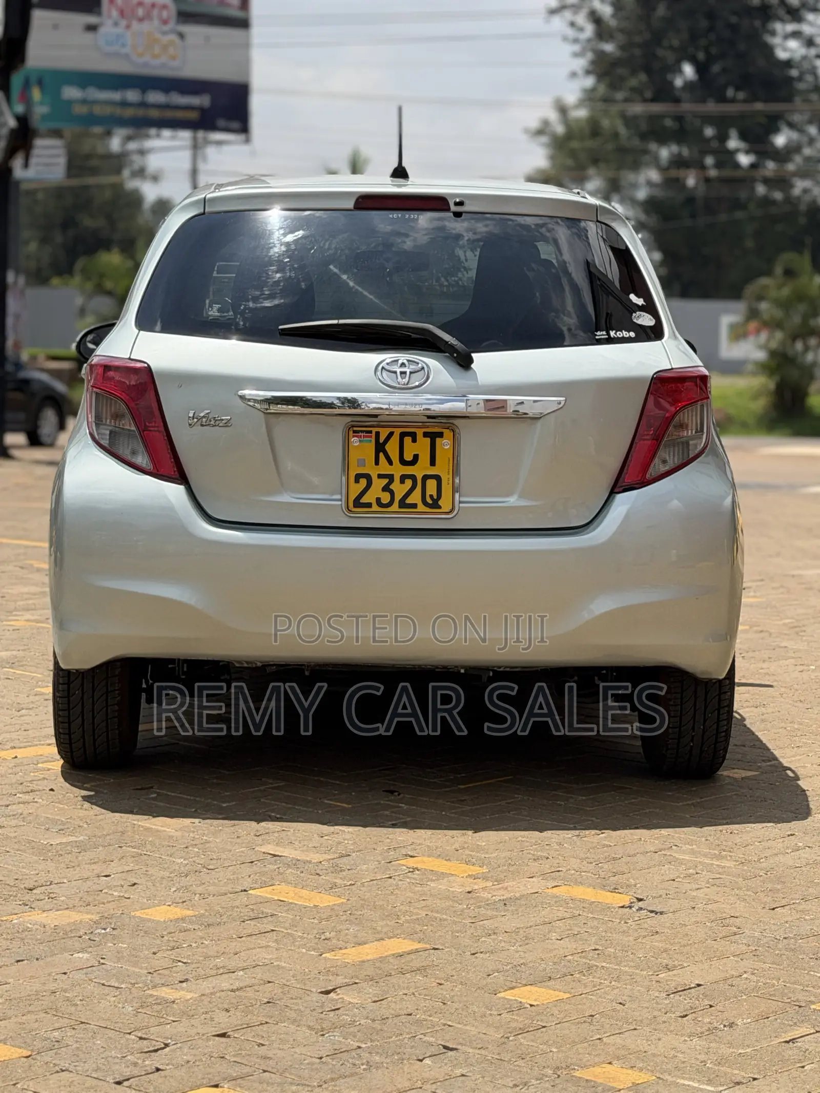 Toyota Vitz 2012 Green
